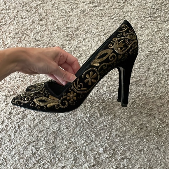 Alice + Olivia Shoes - Alice + Olivia Suede Embroidered Heels